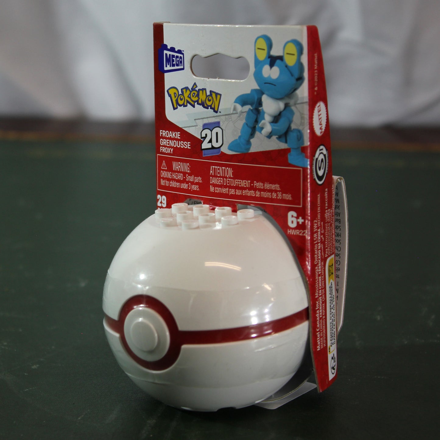 MEGA Froakie Building Toy Kit